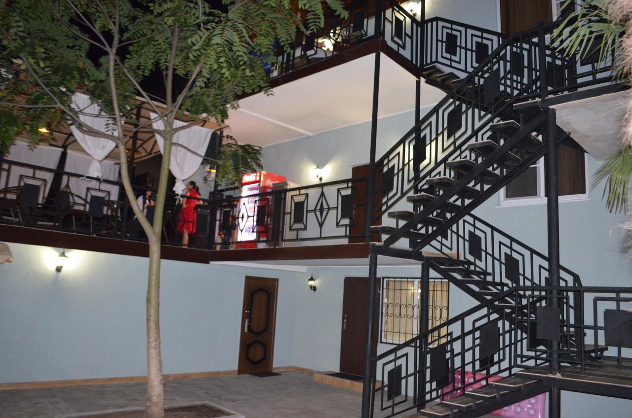 Hotel Capri Suhumi Exterior foto